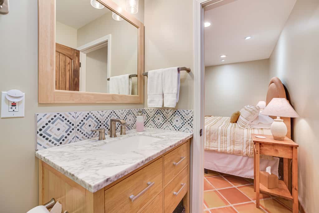Walkable to Santa Fe Plaza! Charming Condo