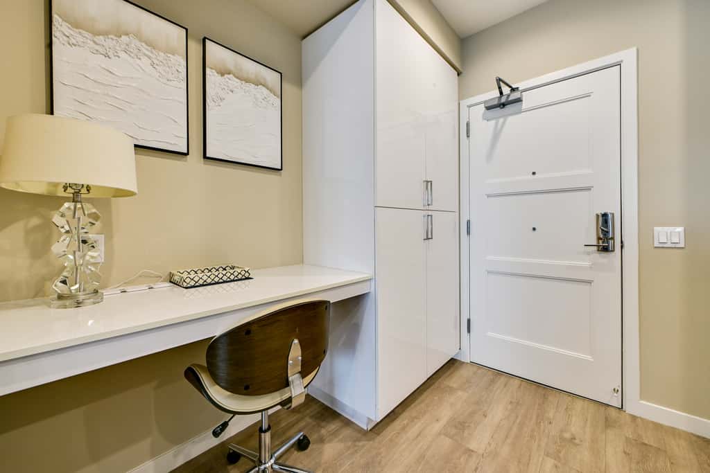 Steps to the Sand! Luxury Oceanside Pier Condo
