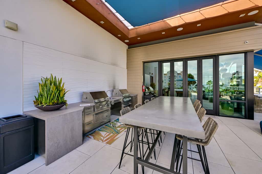 Steps to the Sand! Luxury Oceanside Pier Condo