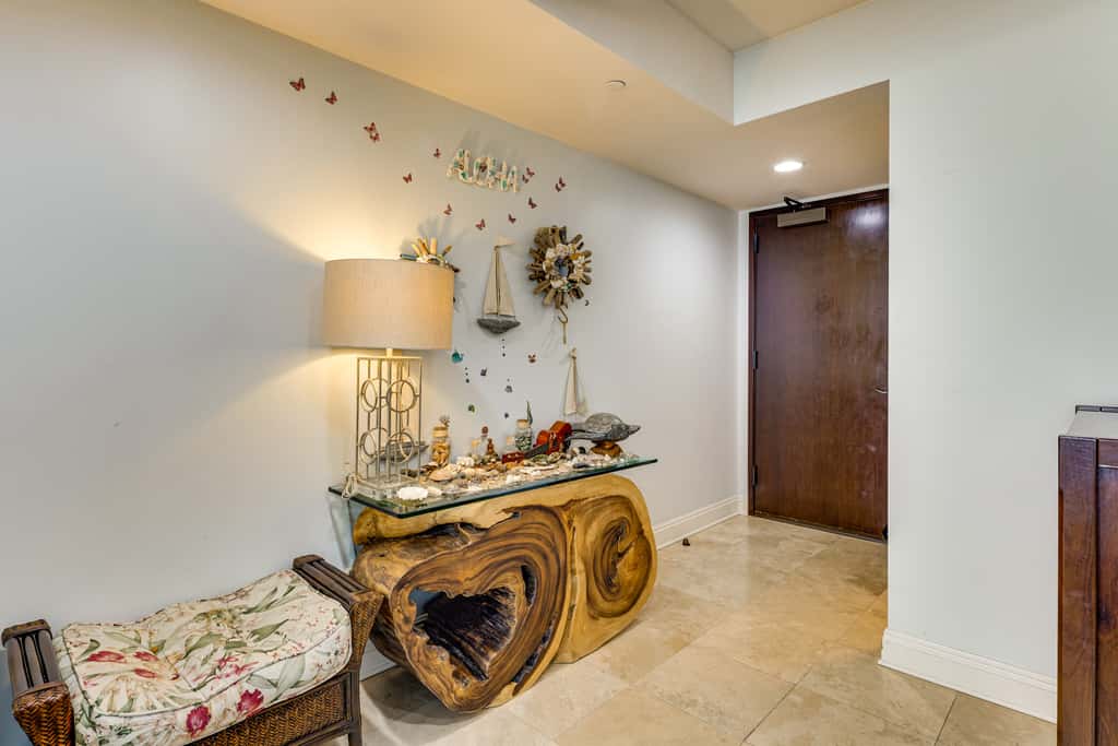 Walk to Beach, Shopping & Dining! Waikiki-Area