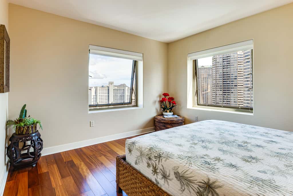 Walk to Beach, Shopping & Dining! Waikiki-Area