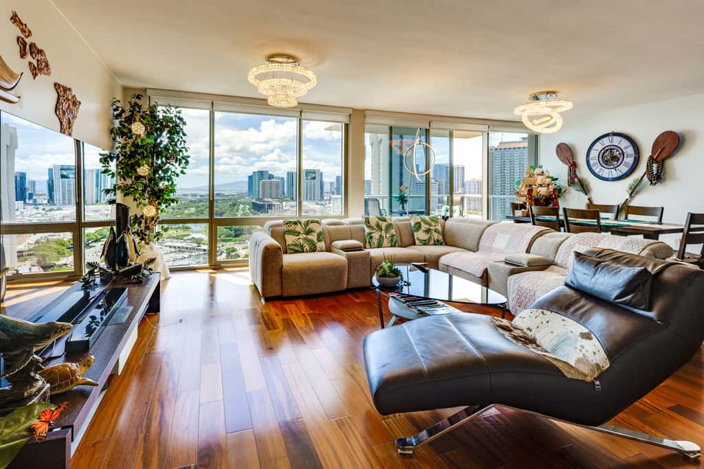 Walk to Beach, Shopping & Dining! Waikiki-Area