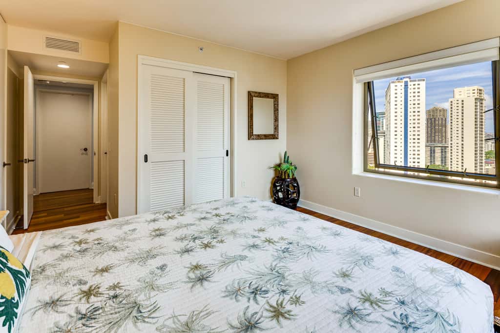 Walk to Beach, Shopping & Dining! Waikiki-Area
