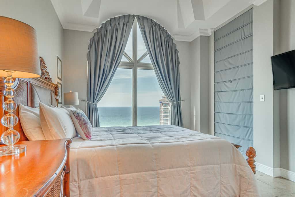 Pensacola Beach Penthouse w/ View + Pool Access!