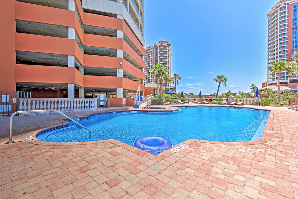 Pensacola Beach Penthouse w/ View + Pool Access!