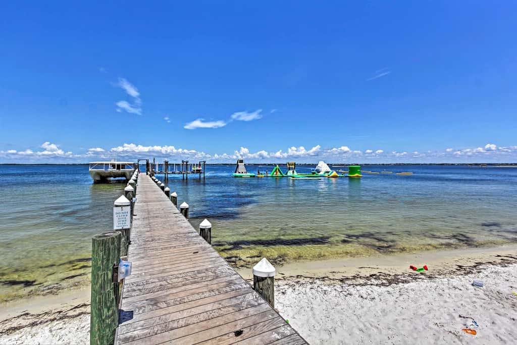Pensacola Beach Penthouse w/ View + Pool Access!