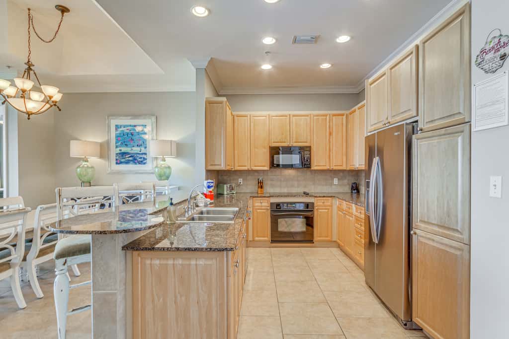 Pensacola Beach Penthouse w/ View + Pool Access!