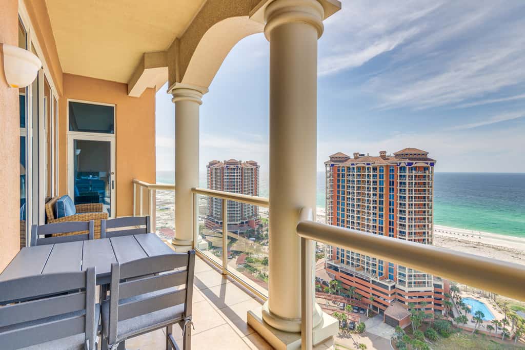 Pensacola Beach Penthouse w/ View + Pool Access!