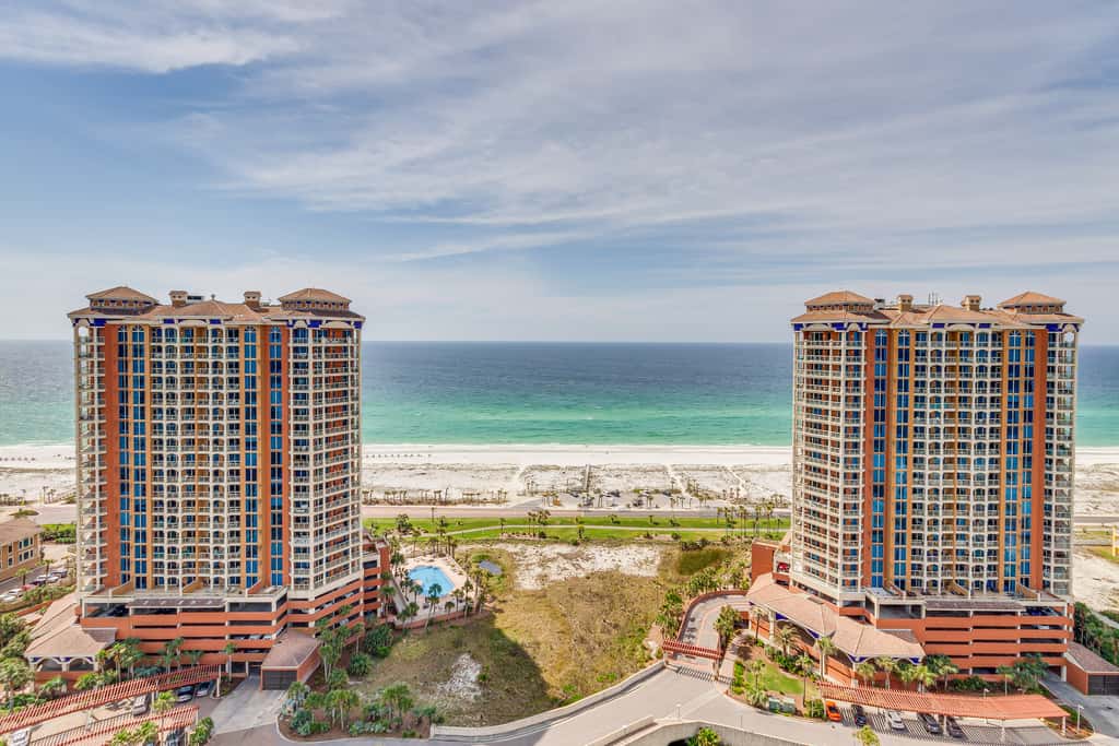 Pensacola Beach Penthouse w/ View + Pool Access!
