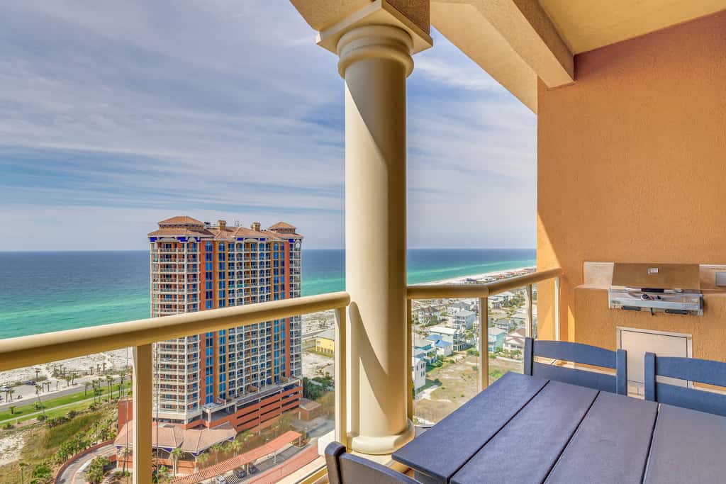 Pensacola Beach Penthouse w/ View + Pool Access!