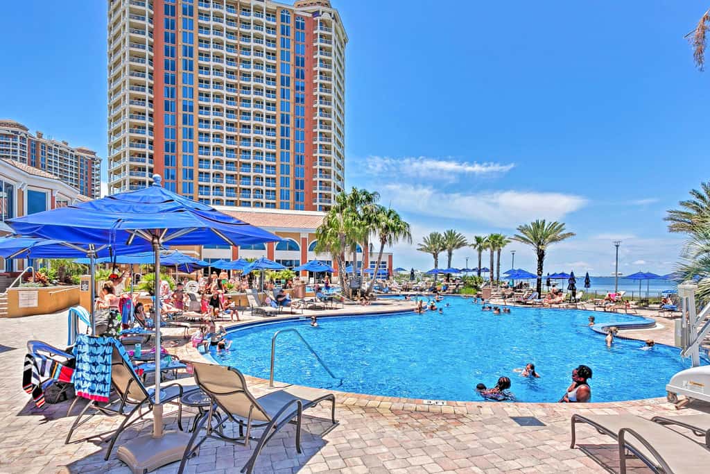 Pensacola Beach Penthouse w/ View + Pool Access!