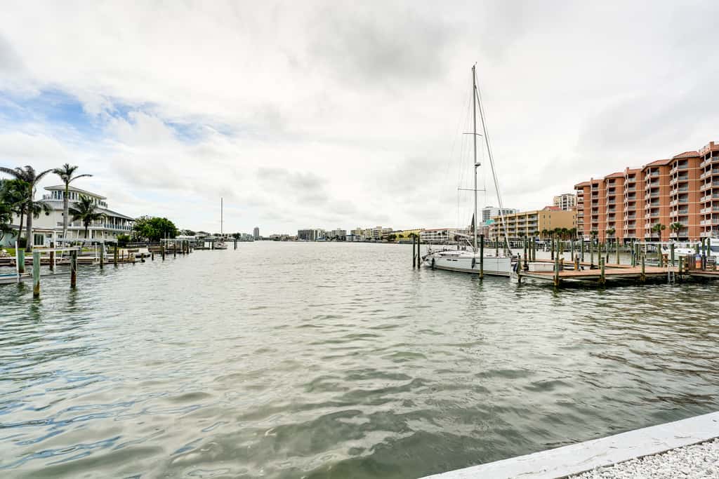 2 Blocks to Clearwater Beach: Walkable Coastal Gem