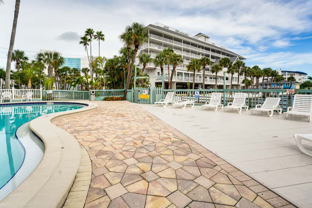 2 Blocks to Clearwater Beach: Walkable Coastal Gem