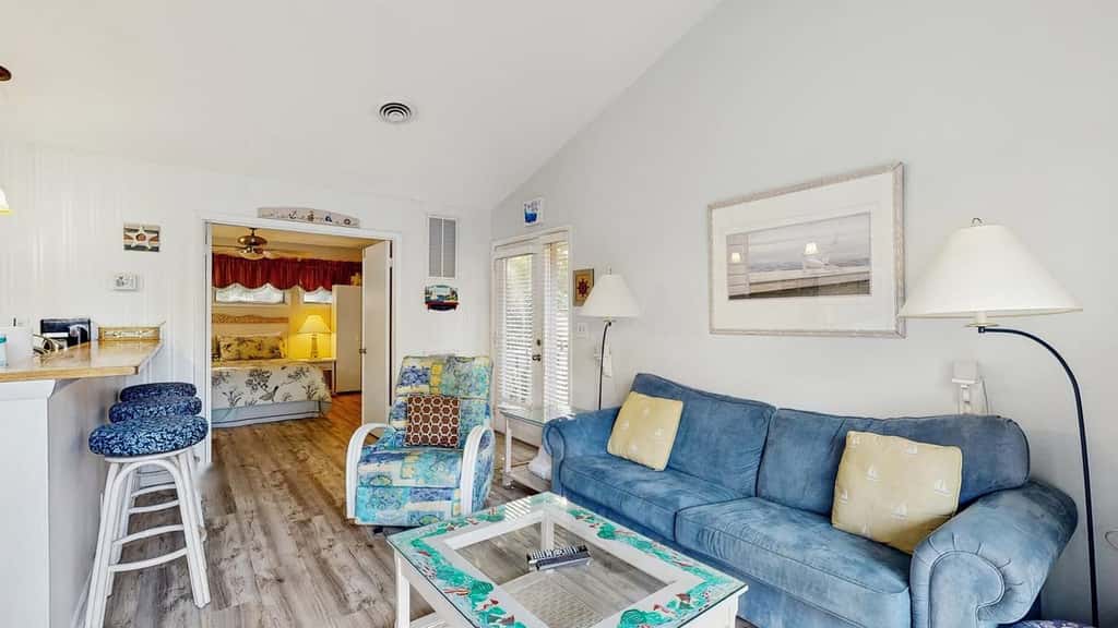 1BR Sea Colony condo with community pool, tennis, gym