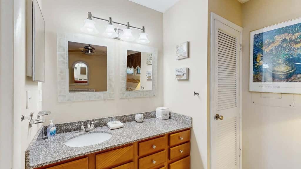 1BR Sea Colony condo with community pool, tennis, gym