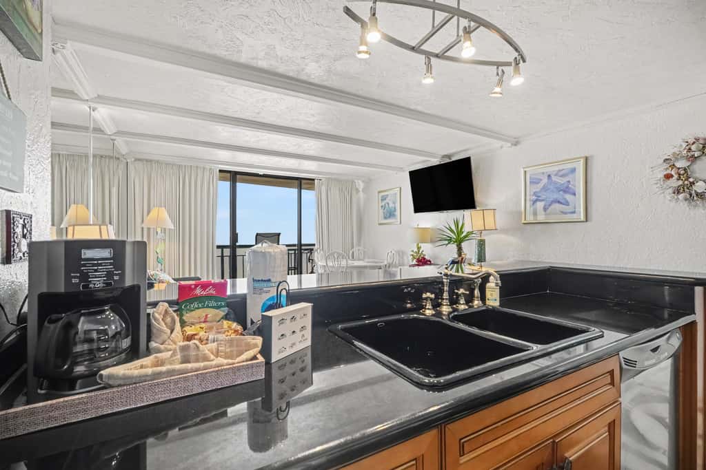 San Luis Ocean View - Beachfront, Pool, Hot Tub
