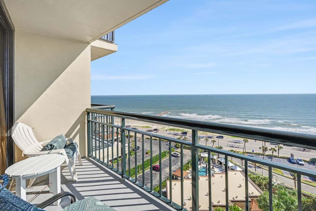 San Luis Ocean View - Beachfront, Pool, Hot Tub