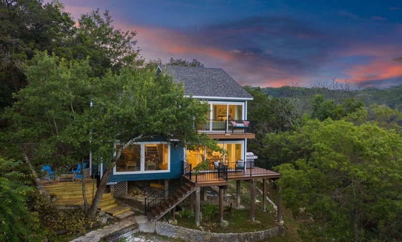 Fully Renovated Lakeside Home - Boat Dock, Firepit, Gorgeous Views!