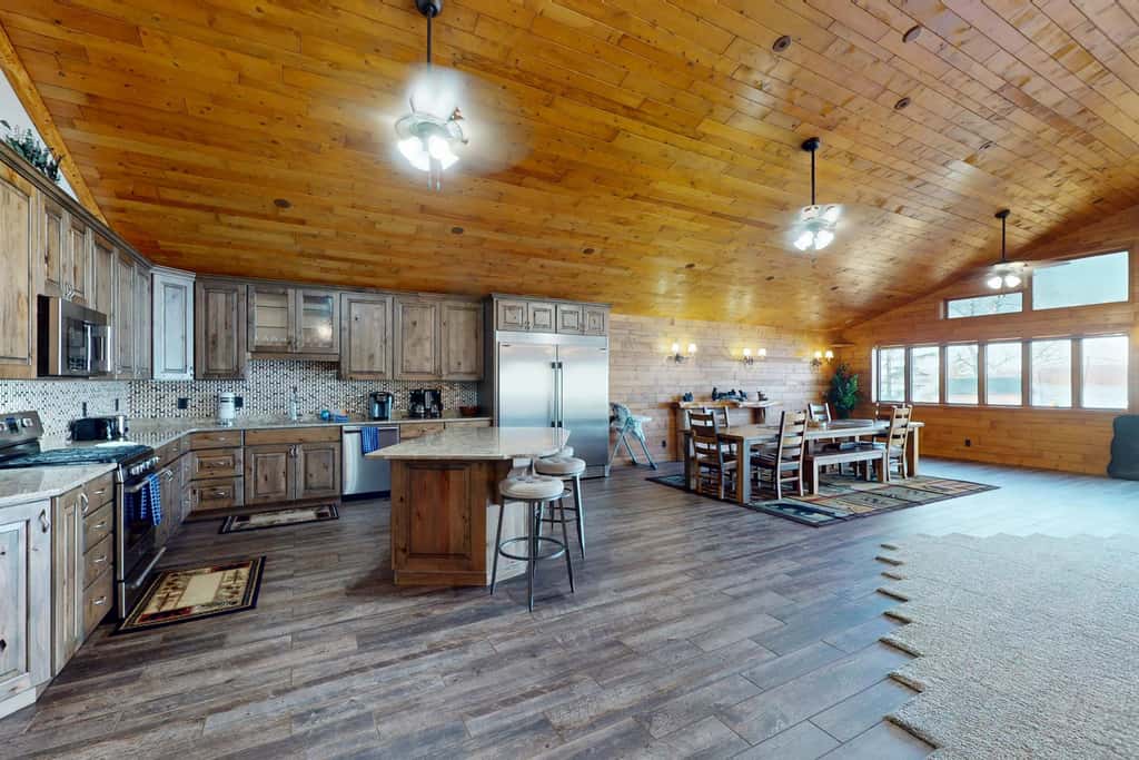 Lakefront Lodge, Private Dock & Boat Lift, Kayaks, Bar & Game Room, Firepit 
