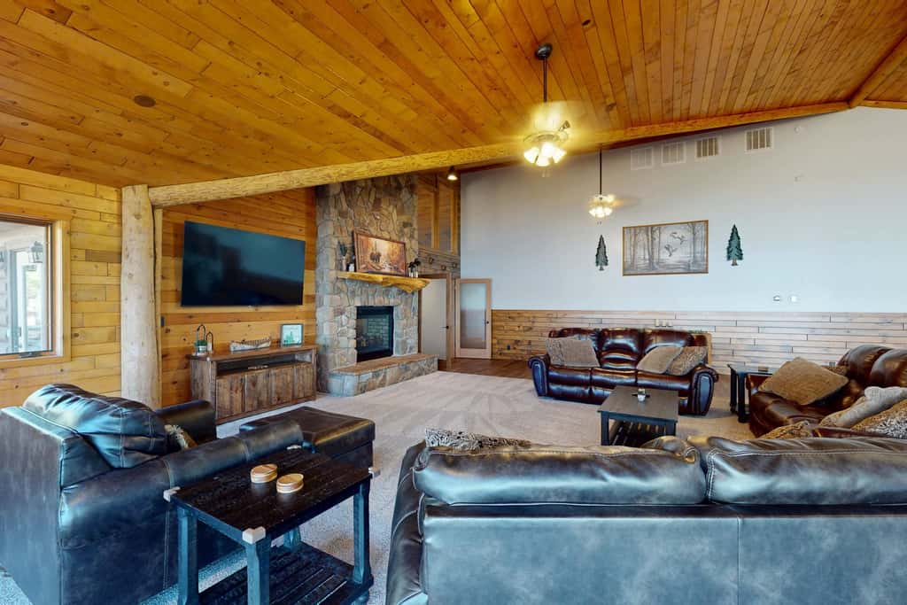 Lakefront Lodge, Private Dock & Boat Lift, Kayaks, Bar & Game Room, Firepit 