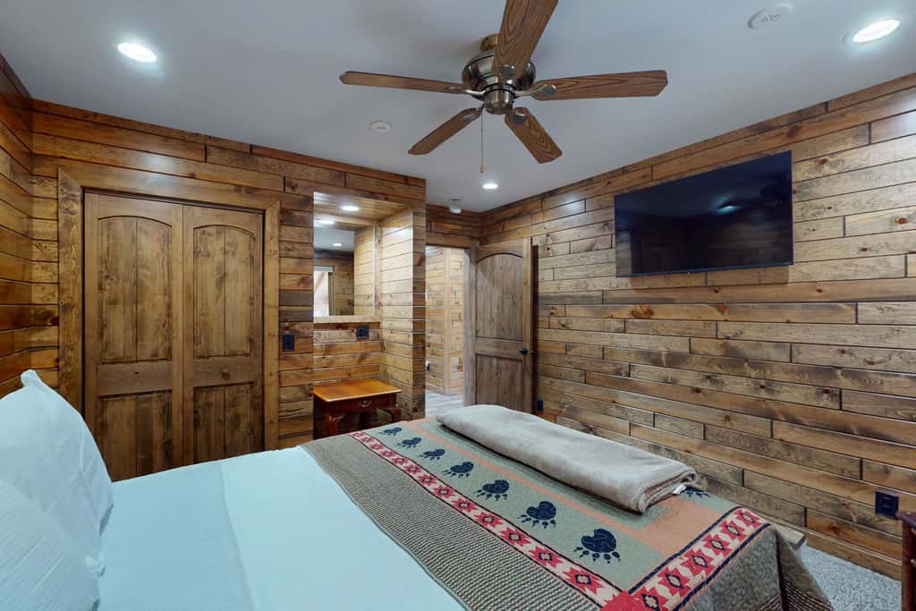 Lakefront Lodge, Private Dock & Boat Lift, Kayaks, Bar & Game Room, Firepit 
