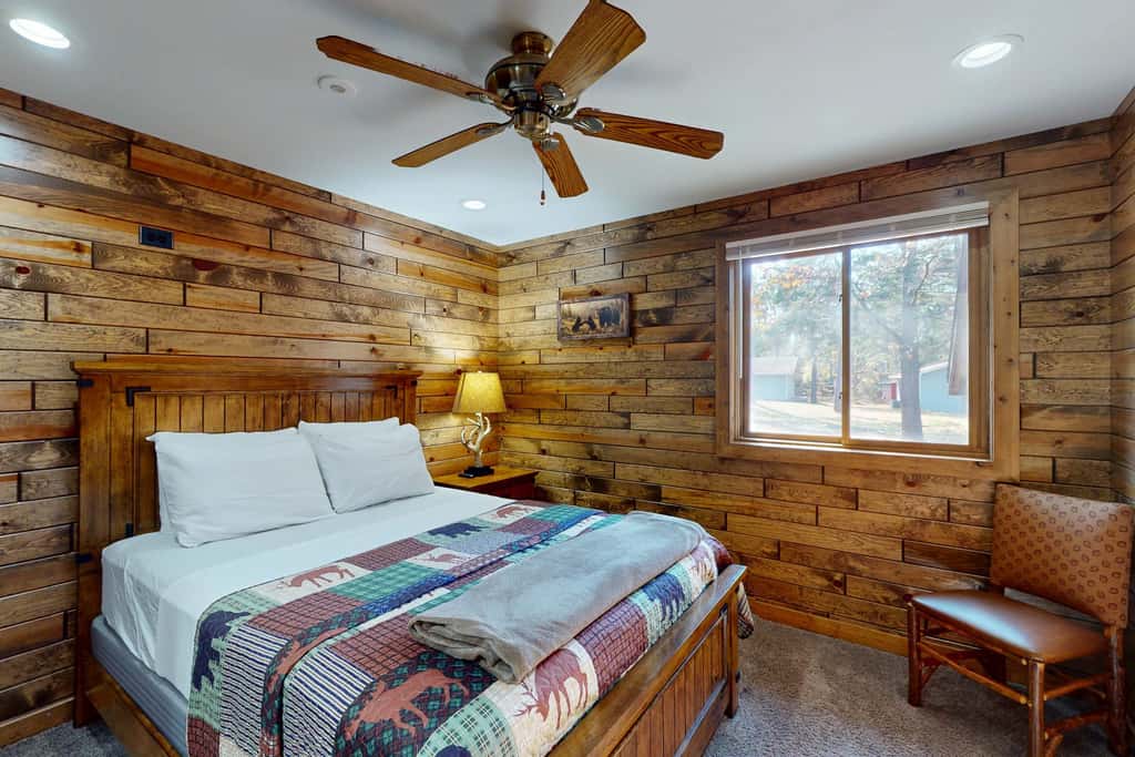 Lakefront Lodge, Private Dock & Boat Lift, Kayaks, Bar & Game Room, Firepit 