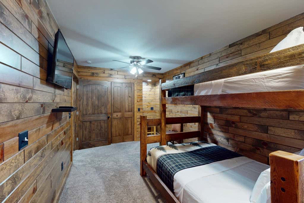 Lakefront Lodge, Private Dock & Boat Lift, Kayaks, Bar & Game Room, Firepit 