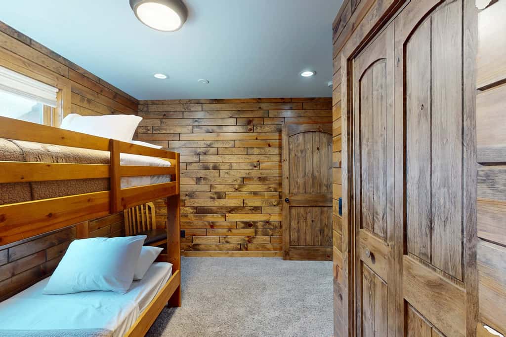 Lakefront Lodge, Private Dock & Boat Lift, Kayaks, Bar & Game Room, Firepit 