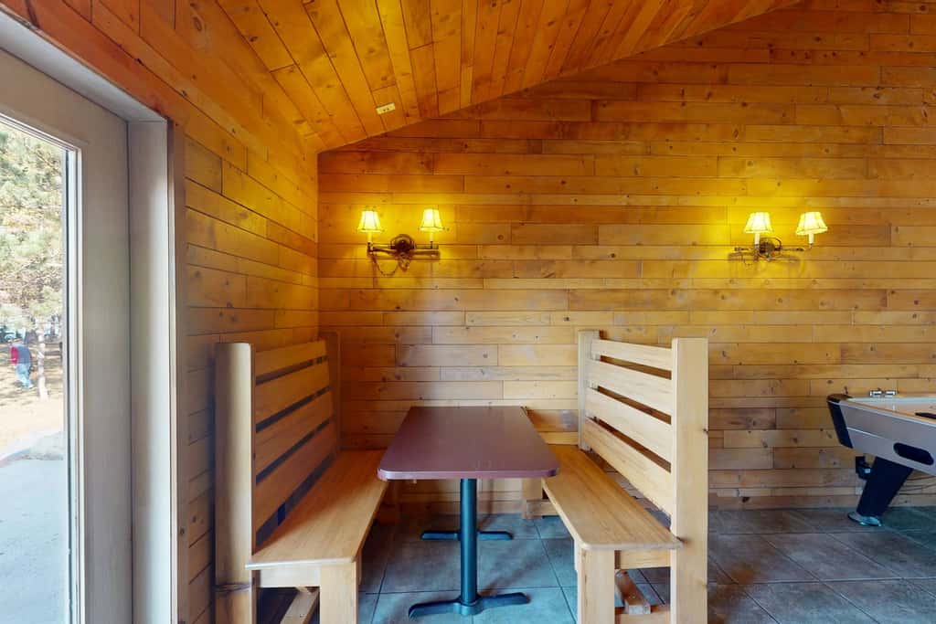 Lakefront Lodge, Private Dock & Boat Lift, Kayaks, Bar & Game Room, Firepit 