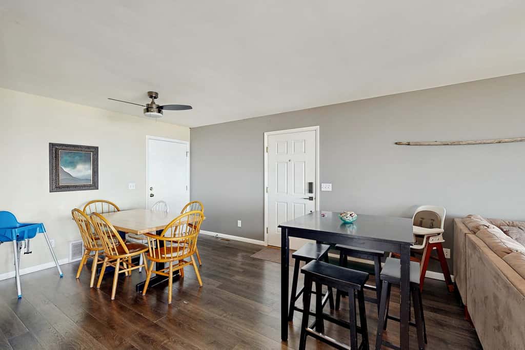 Bellavita Lake Retreat with beach access, perfect for groups
