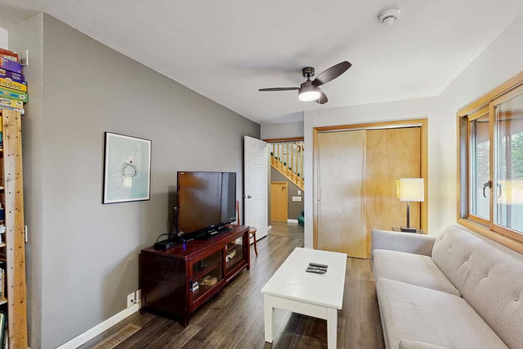 Bellavita Lake Retreat with beach access, perfect for groups