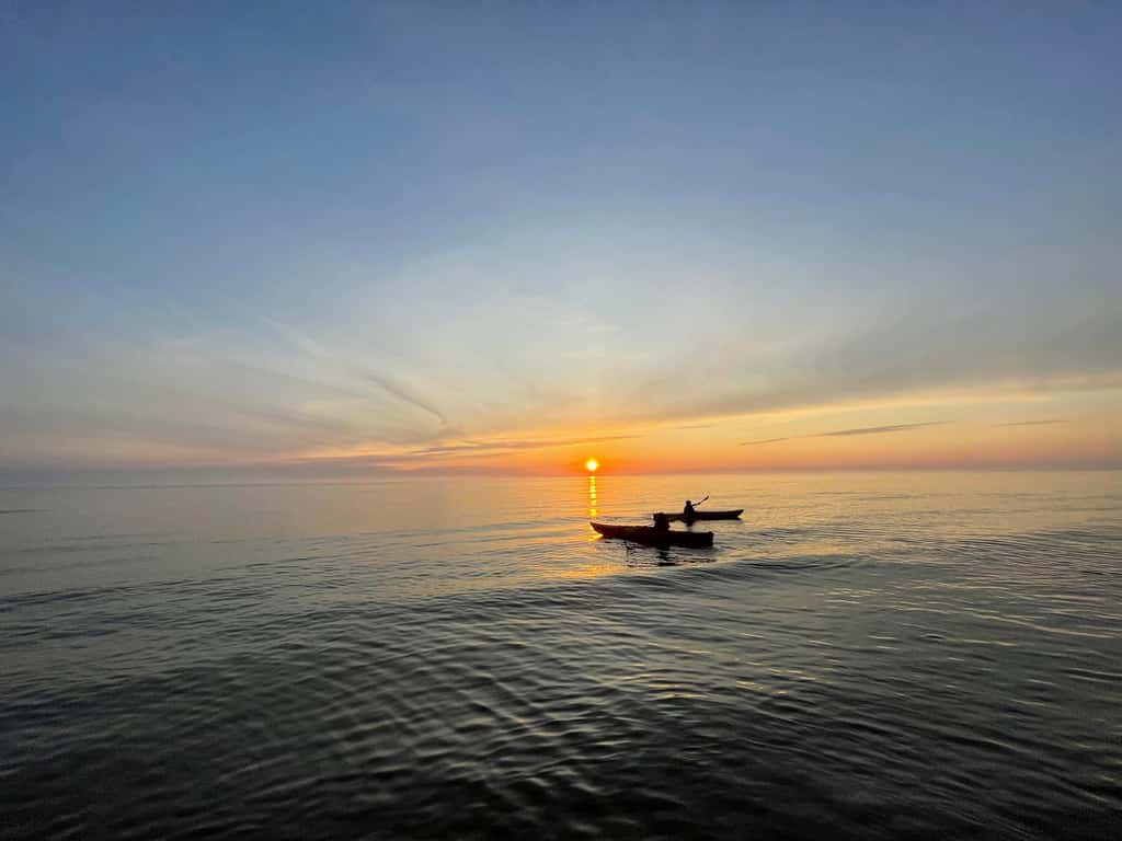 Bellavita Lake Retreat with beach access, perfect for groups
