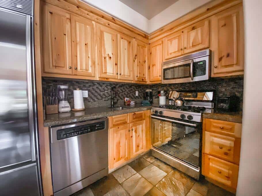 2BR Mountain Lodge Luxury Skiin/out Best Amenities