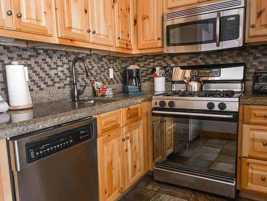 2BR Mountain Lodge Luxury Skiin/out Best Amenities