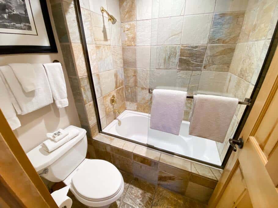 2BR Mountain Lodge Luxury Skiin/out Best Amenities