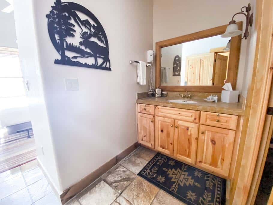 2BR Mountain Lodge Luxury Skiin/out Best Amenities