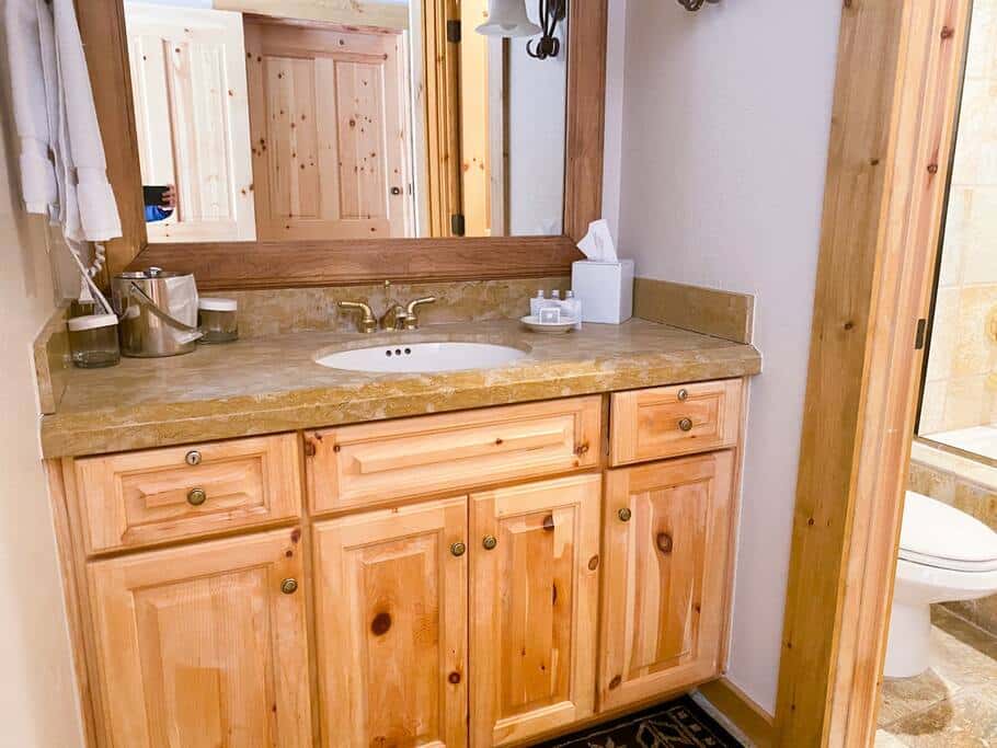 2BR Mountain Lodge Luxury Skiin/out Best Amenities