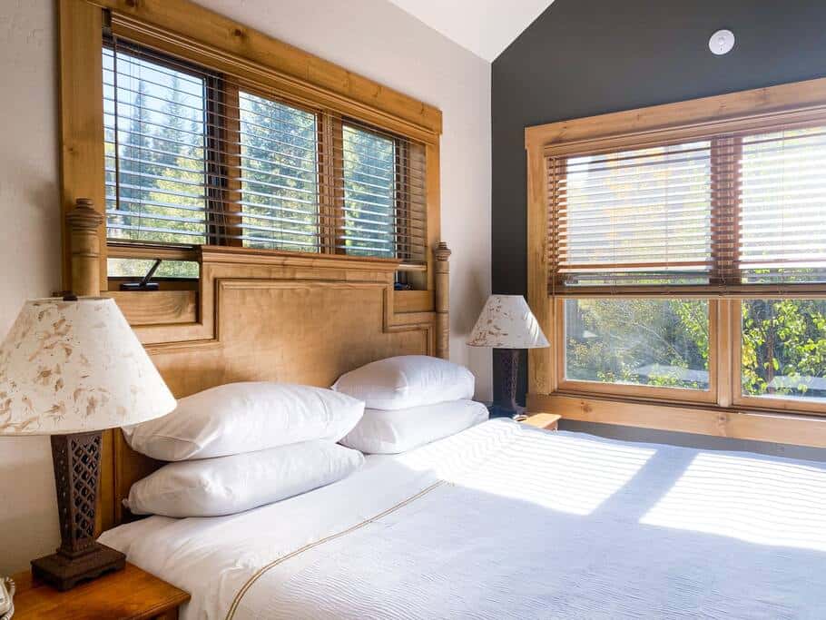 2BR Mountain Lodge Luxury Skiin/out Best Amenities