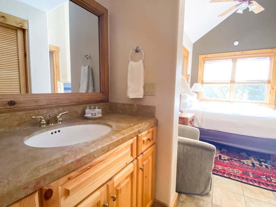 2BR Mountain Lodge Luxury Skiin/out Best Amenities