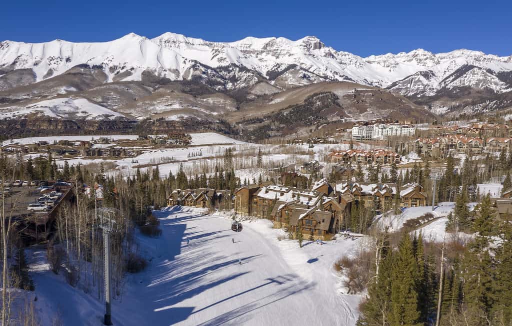 2BR Mountain Lodge Luxury Skiin/out Best Amenities