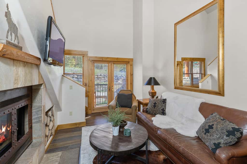 2BR Mountain Lodge Luxury Skiin/out Best Amenities