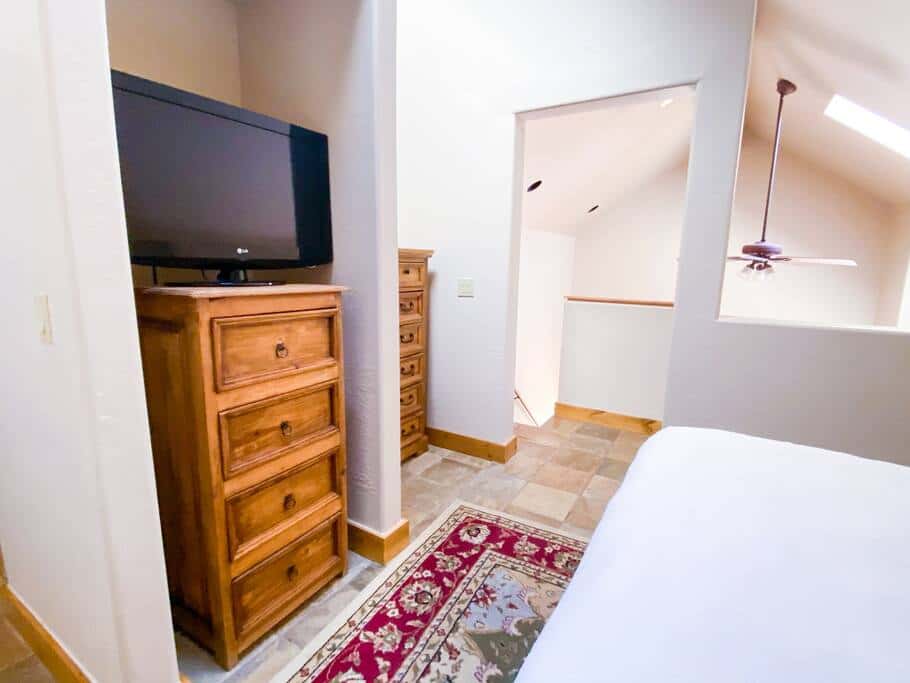 2 BR Condominium - Luxury ski-in/ski-out (rare find)