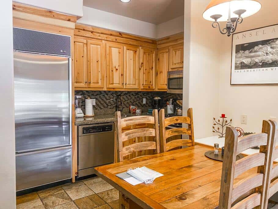 2 BR Condominium - Luxury ski-in/ski-out (rare find)