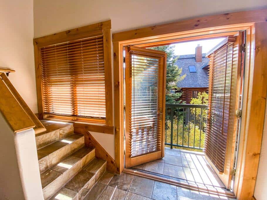 2 BR Condominium - Luxury ski-in/ski-out (rare find)