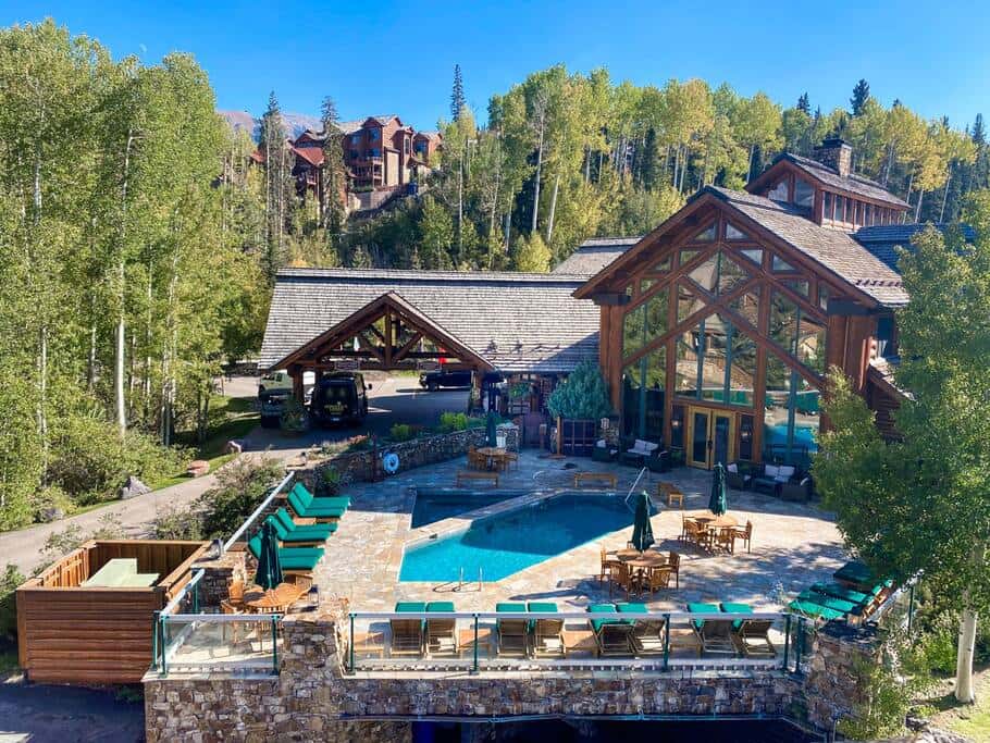 2 BR Condominium - Luxury ski-in/ski-out (rare find)