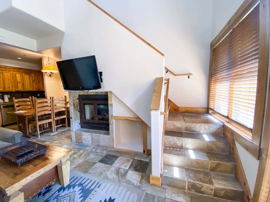 2 BR Condominium - Luxury ski-in/ski-out (rare find)