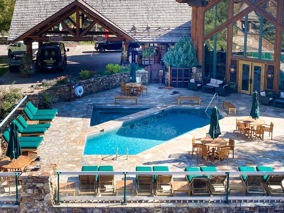 2 BR Condominium - Luxury ski-in/ski-out (rare find)