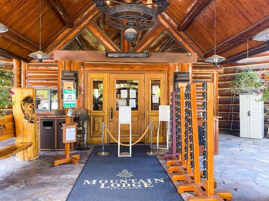 2 BR Condominium - Luxury ski-in/ski-out (rare find)