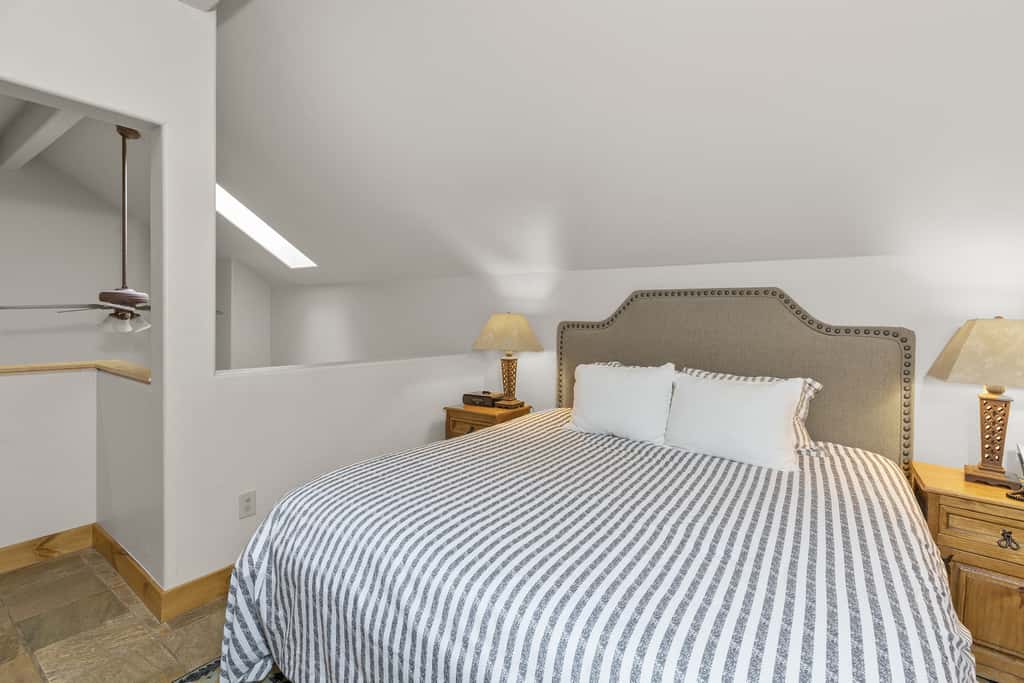 2 BR Condominium - Luxury ski-in/ski-out (rare find)