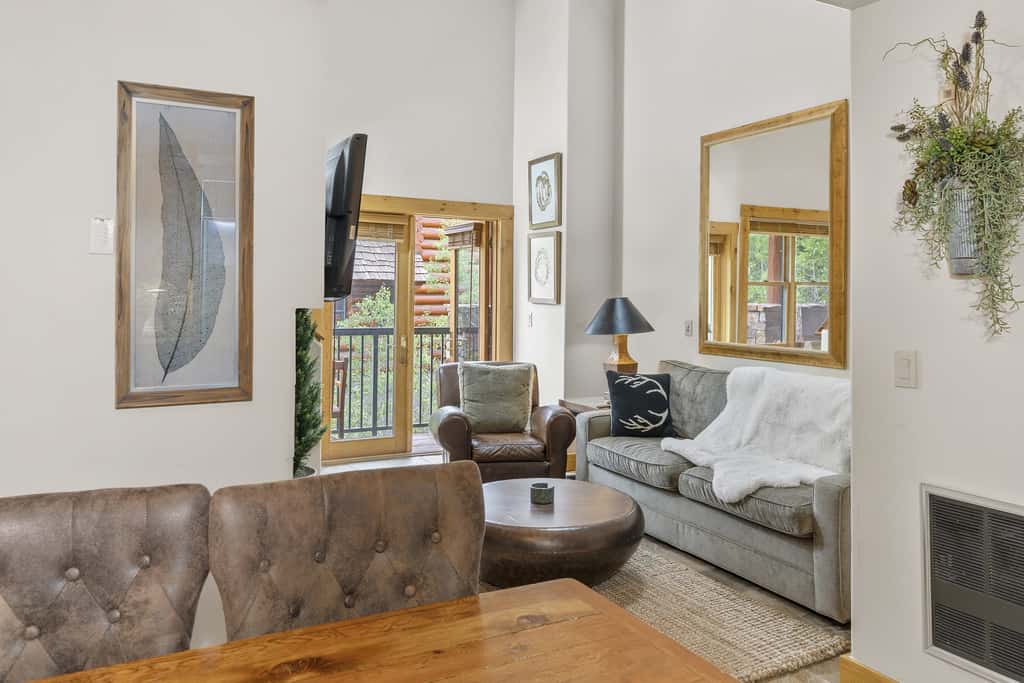 2 BR Condominium - Luxury ski-in/ski-out (rare find)